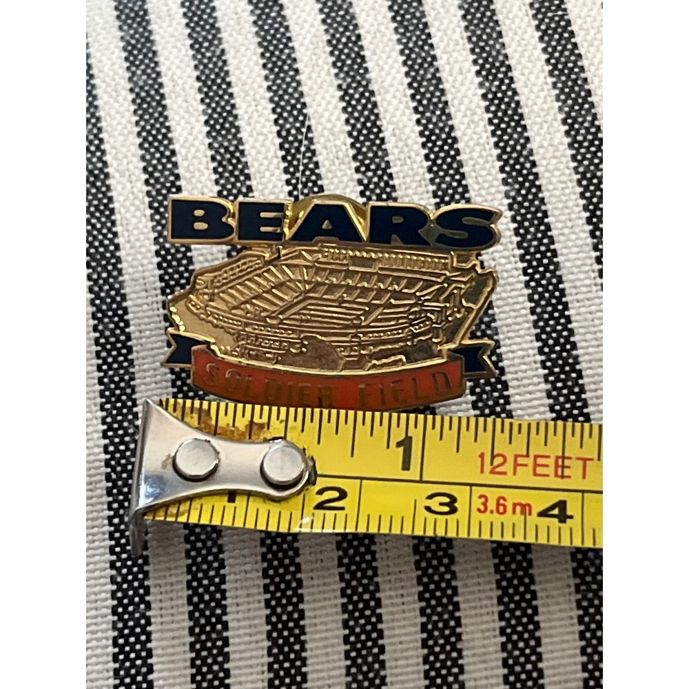 Vintage 1996 Chicago Bears Soldier Field Stadium Lapel Pin NFL Football GoldTone - Picture 3 of 3